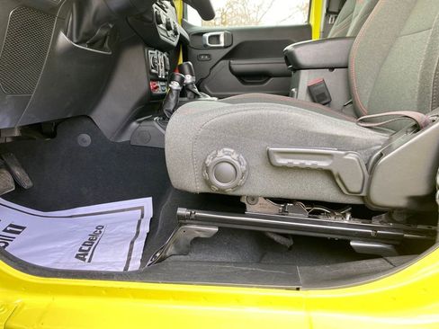 Used 2024 Jeep Wrangler Rubicon image 22