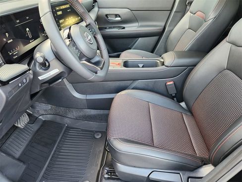 New 2025 Nissan Kicks SR image 9