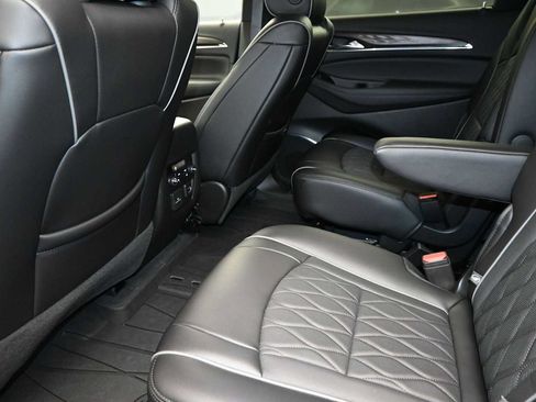 Used 2024 Buick Enclave Avenir AWD/4WD image 25