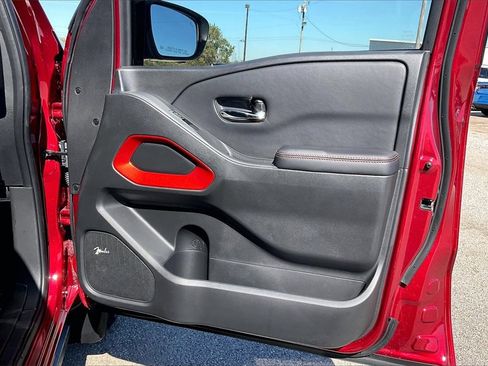 Used 2025 Nissan Frontier Pro-X w/ Pro Convenience Package image 29