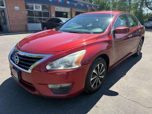 Used 2014 Nissan Altima 2.5 S FWD image 1