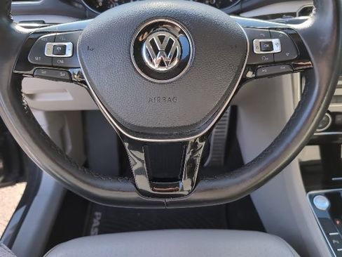 Used 2019 Volkswagen Passat 2.0T SE R-Line image 9