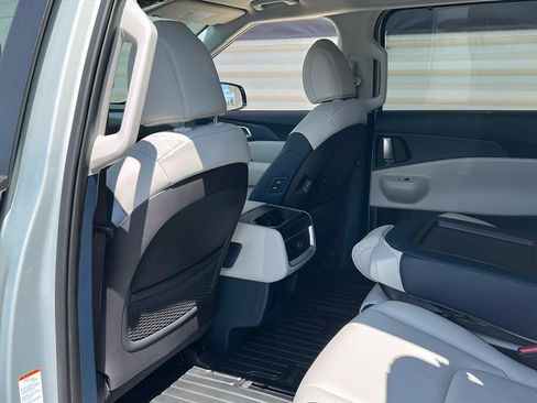New 2026 Kia Carnival EX image 12