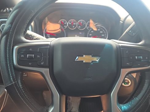 Used 2021 Chevrolet Silverado 1500 LT w/ Z71 Off-Road Package AWD/4WD image 11