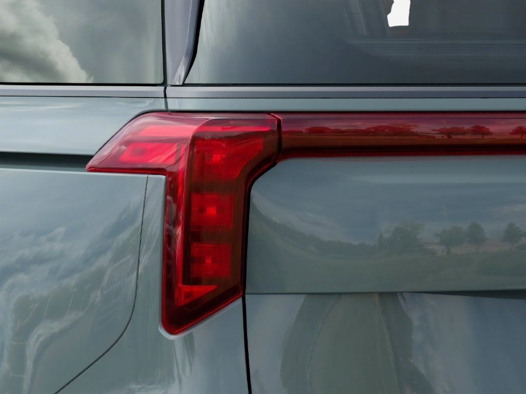 New 2027 Kia Carnival EX FWD image 10
