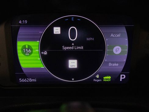 Used 2023 Chevrolet Bolt EUV Premier w/ Sun & Sound Package image 31