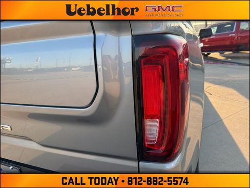 Used 2025 GMC Sierra 1500 SLT image 9