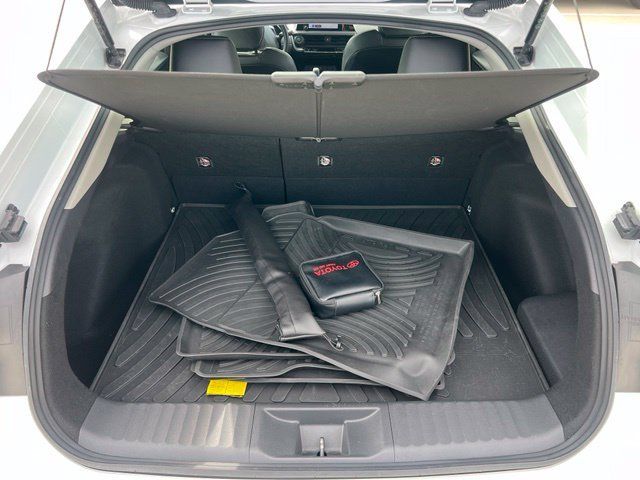 Certified 2024 Toyota Prius XLE FWD image 38