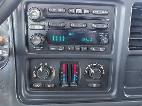 Used 2005 Chevrolet Silverado 2500 LS image 13