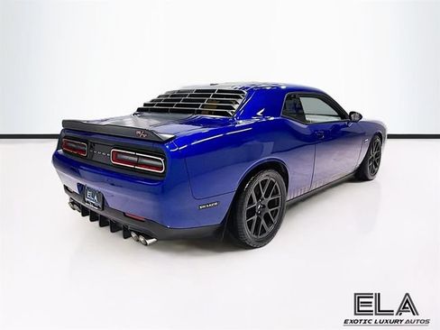 Used 2018 Dodge Challenger R/T RWD image 8