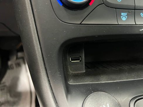 Used 2018 Ford Focus SEL image 27