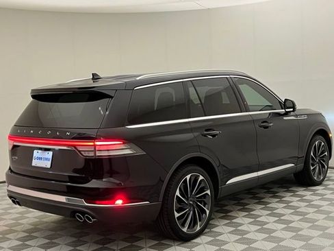 Used 2023 Lincoln Aviator Reserve w/ Equipment Group 201A image 9