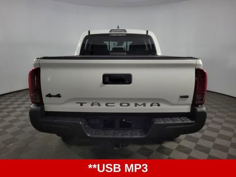 Used 2019 Toyota Tacoma SR5 AWD/4WD image 7