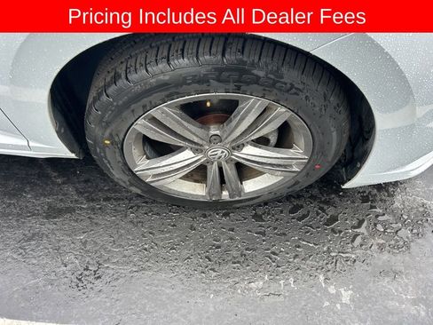 Used 2019 Volkswagen Jetta R-Line FWD image 2