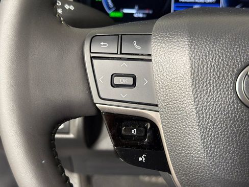 Used 2025 Toyota Camry XLE FWD image 25