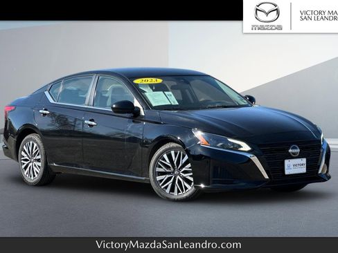 Used 2023 Nissan Altima 2.5 SV image 1