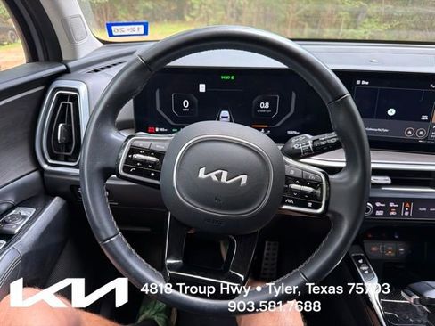 Certified 2025 Kia Sorento SX AWD/4WD image 18