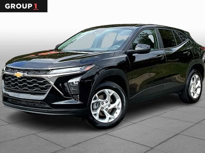 Used 2025 Chevrolet Trax LS w/ LS Convenience Package