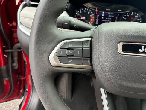 Used 2025 Jeep Compass Limited AWD/4WD image 23