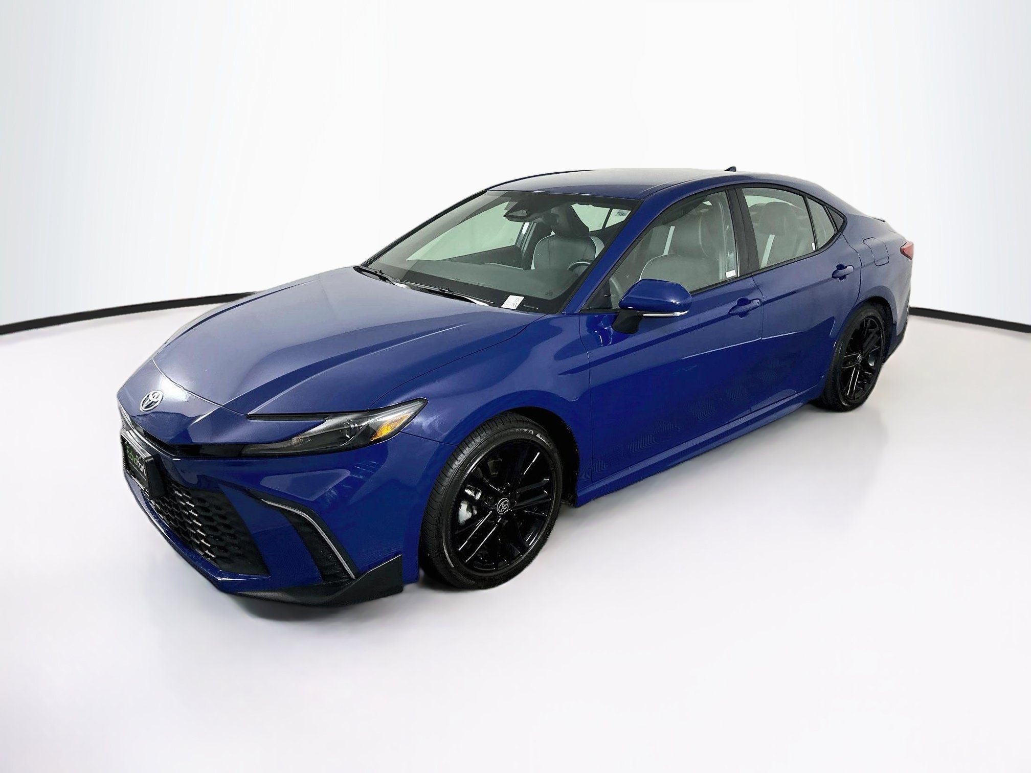 Used 2026 Toyota Camry SE FWD image 3