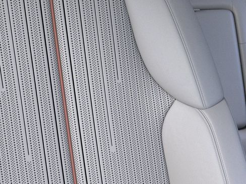 New 2027 Cadillac Vistiq Luxury w/ LPO, Floor Liner Package AWD/4WD image 21
