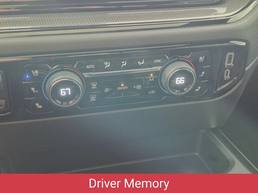 Used 2023 Chevrolet Silverado 1500 ZR2 w/ Technology Package AWD/4WD image 24