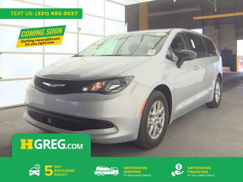 Used 2024 Chrysler Voyager LX image 1