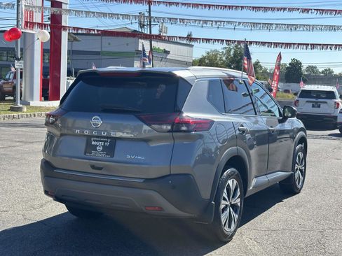 Used 2021 Nissan Rogue SV w/ Premium Package image 5