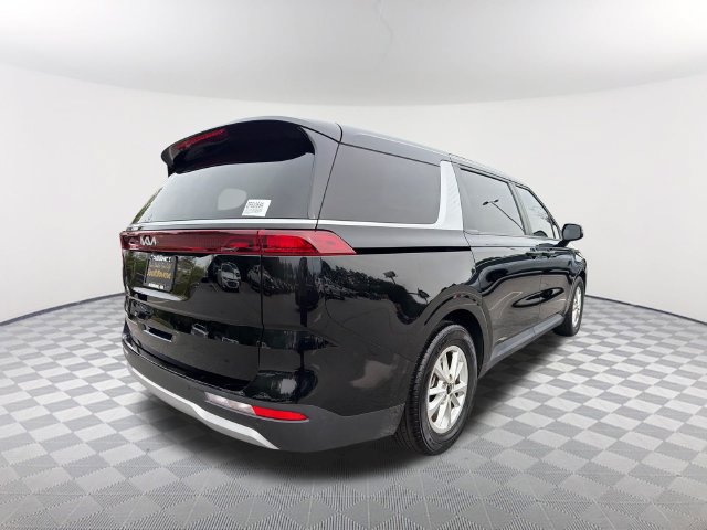 Used 2024 Kia Carnival LX FWD image 5