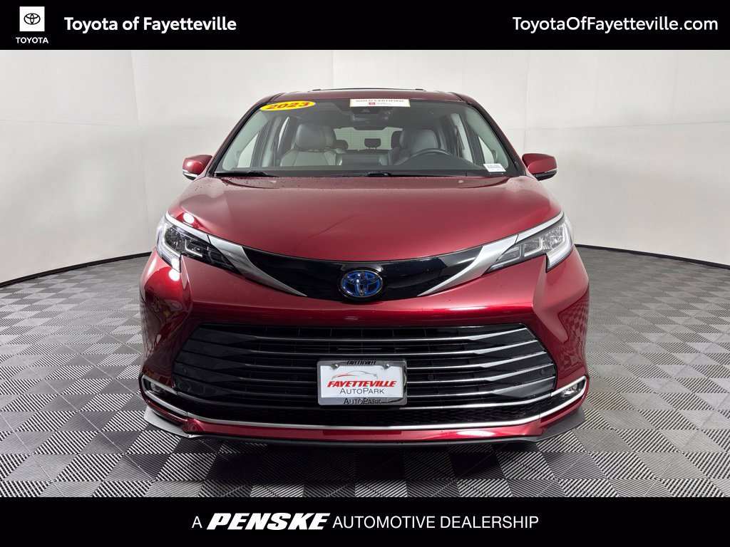 Certified 2023 Toyota Sienna Limited FWD image 7