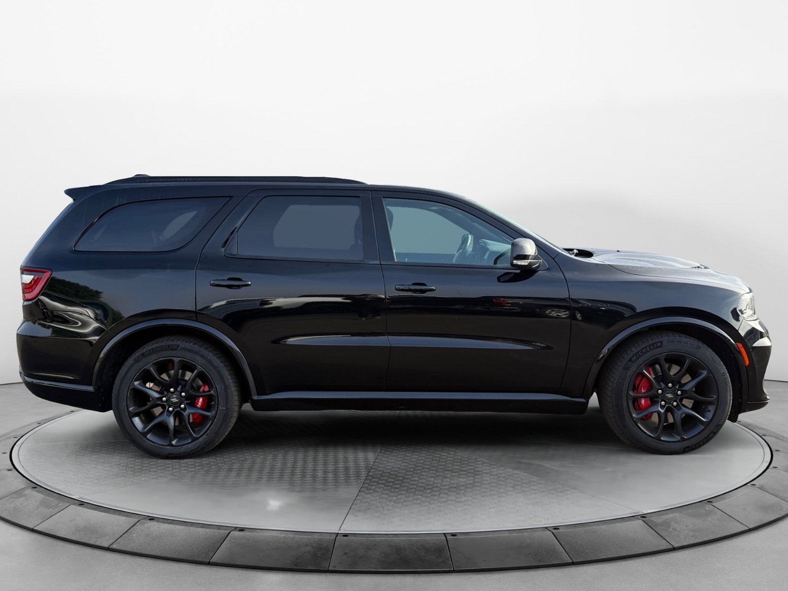 Used 2023 Dodge Durango R/T w/ Tow 'N Go Package AWD/4WD image 2