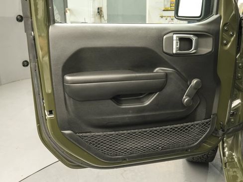 Used 2021 Jeep Wrangler Unlimited Sport AWD/4WD image 28