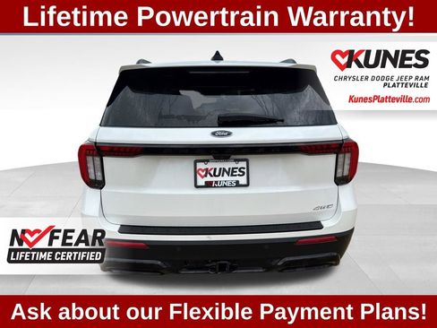 Used 2025 Ford Explorer ST-Line w/ ST-Line Street Pack AWD/4WD image 4