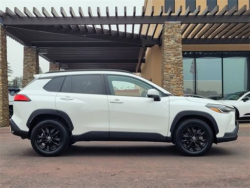 Certified 2023 Toyota Corolla Cross LE w/ Moonroof Package image 5