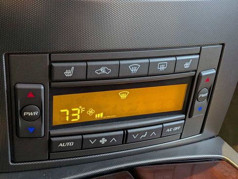 Used 2005 Cadillac XLR image 20