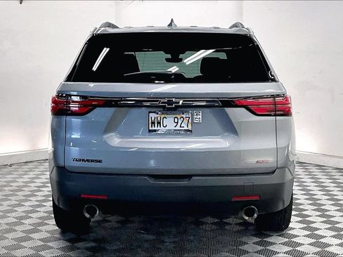 Used 2023 Chevrolet Traverse RS FWD image 3