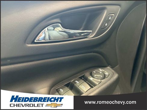 Used 2019 Chevrolet Equinox LT FWD image 11