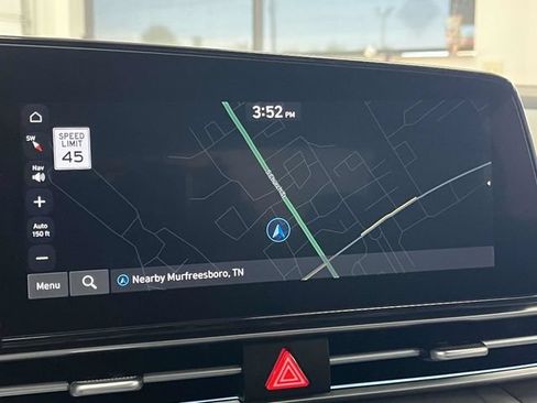 Used 2024 Hyundai Elantra SEL FWD image 31