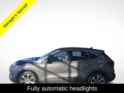 Used 2023 Ford Escape Platinum image 17