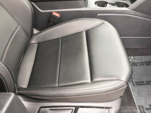 Used 2023 Volkswagen Atlas Cross Sport SE image 36