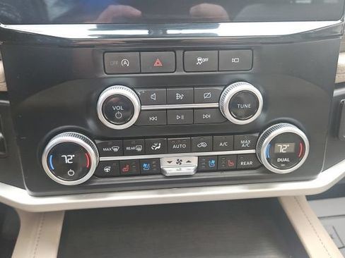 Used 2024 Ford Expedition Limited AWD/4WD image 37