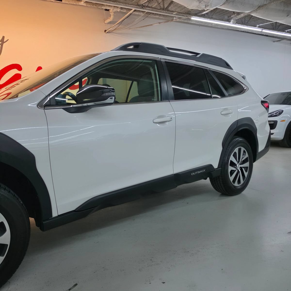 Used 2023 Subaru Outback Premium AWD/4WD image 3