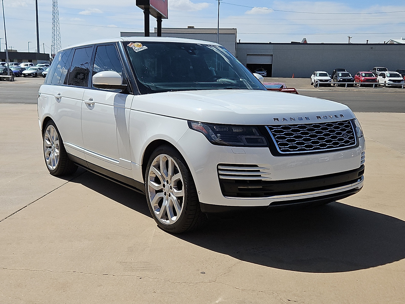 Used 2018 Land Rover Range Rover HSE AWD/4WD image 4