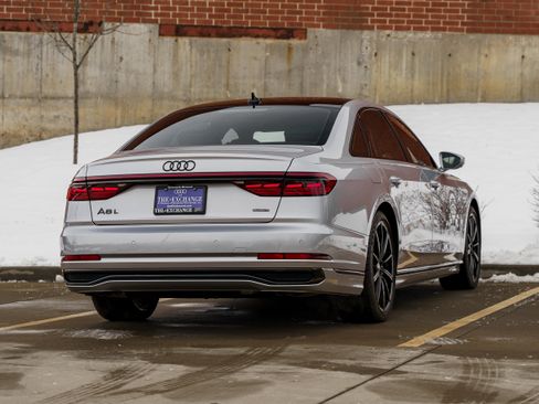 Used 2022 Audi A8 L 3.0T image 4