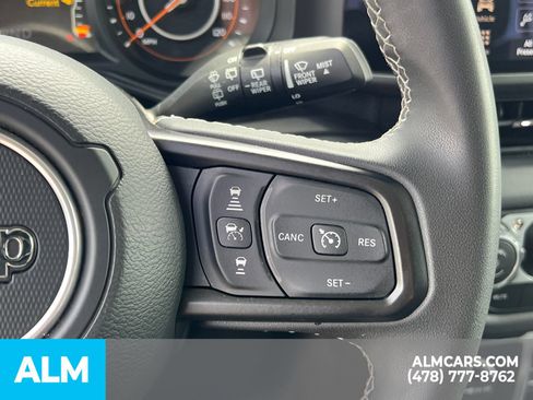 Used 2025 Jeep Wrangler Unlimited Rubicon AWD/4WD image 30