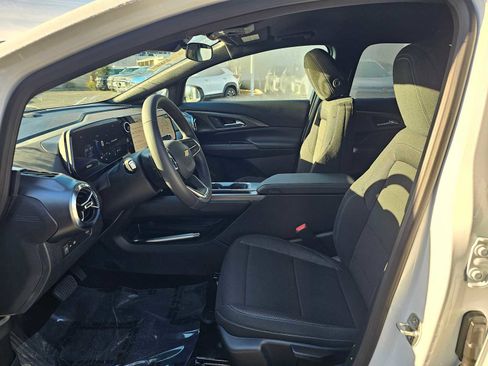 New 2026 Chevrolet Equinox EV LT image 20