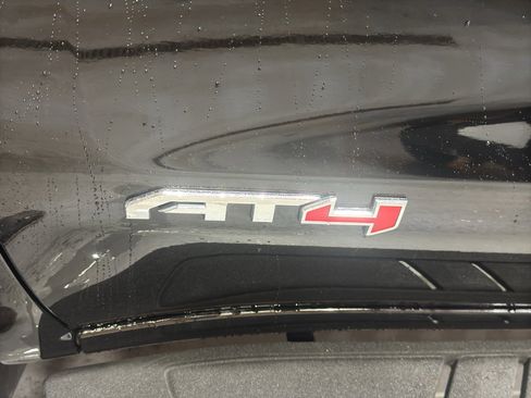 Used 2025 GMC Sierra 1500 AT4 w/ AT4 Premium Package image 12