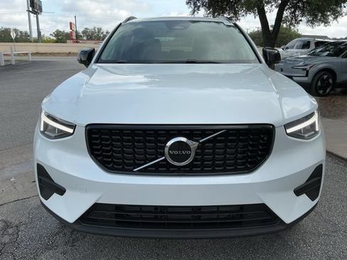 New 2026 Volvo XC40 B5 Core AWD/4WD image 2