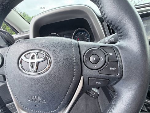 Used 2017 Toyota RAV4 XLE FWD image 12