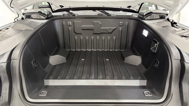 Used 2025 GMC Hummer EV 2X w/ LPO, Cargo Utility Package AWD/4WD image 11